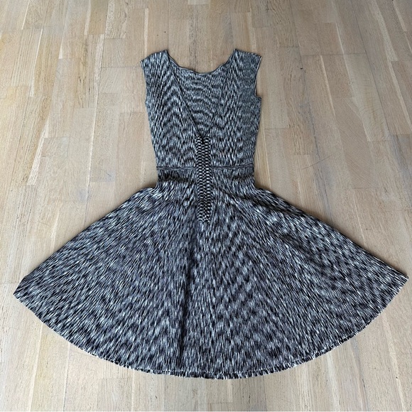 Issa London Low Back Dress - Picture 1 of 6